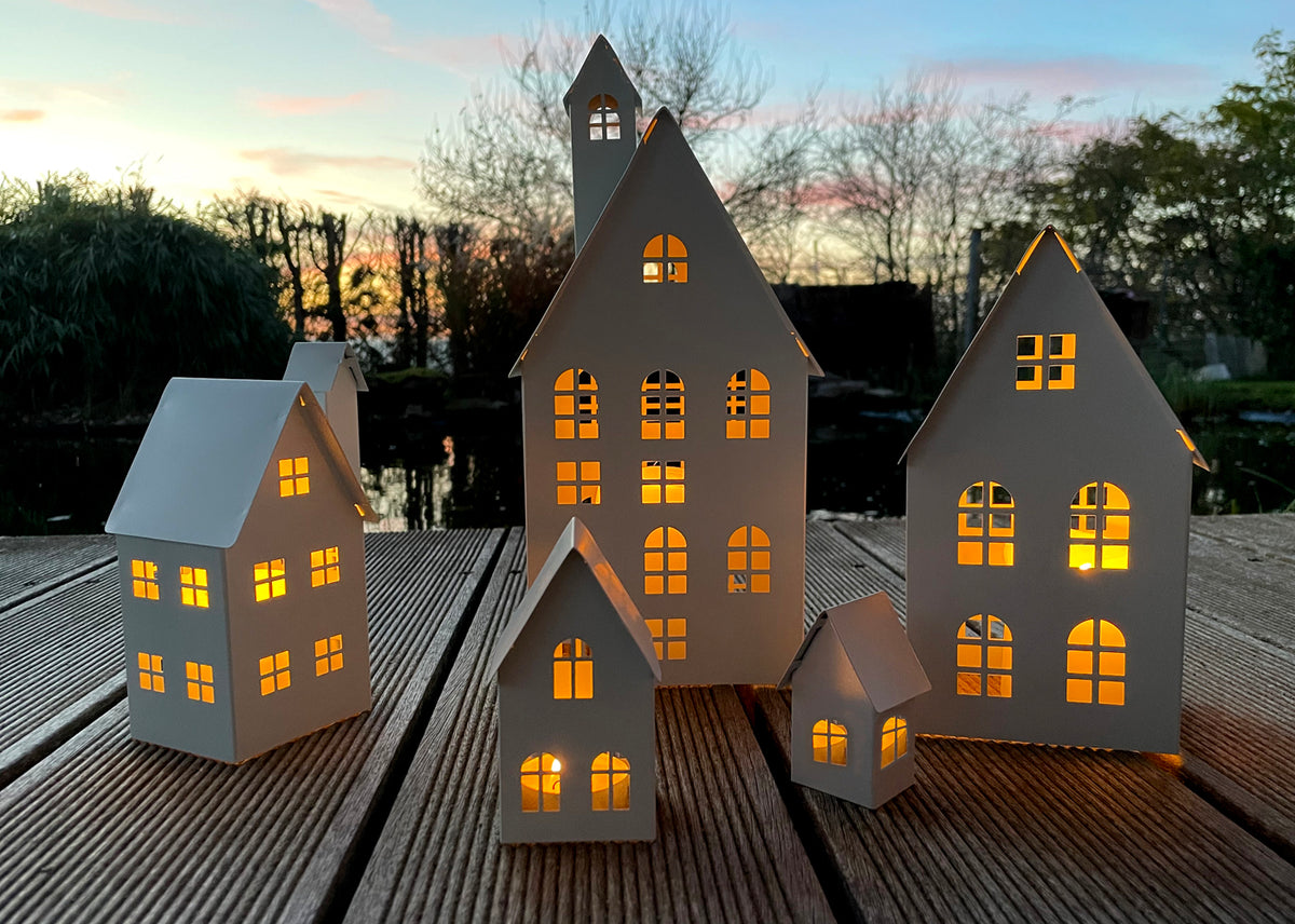 LB H&F 5er Set Häuser WEISS Gartendeko Lichthäuser AUFSTELLER Haus Dek