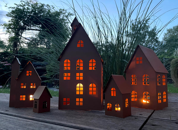 LB H&F 5er Set Häuser Gartendeko Lichthäuser AUFSTELLER Haus Dekoration Dekofigur Herbst Winter Metall Rost Lichthaus