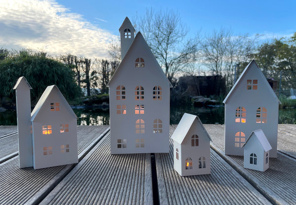 LB H&F 5er Set Häuser WEISS Gartendeko Lichthäuser AUFSTELLER Haus Dekoration Dekofigur Herbst Winter Metall Rost Lichthaus (Kopie)