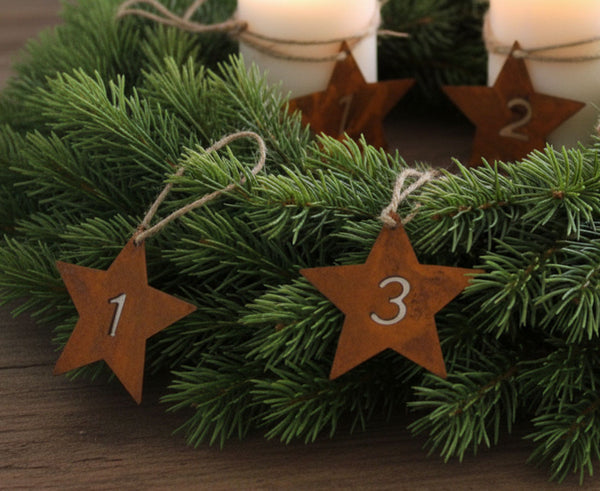 LB H&F 4er Set Adventskranz Zahlen Deko Advent Rost Stern Metall Weihnachten KERZENANHÄNGER dekorieren Sternform Adventskerzen