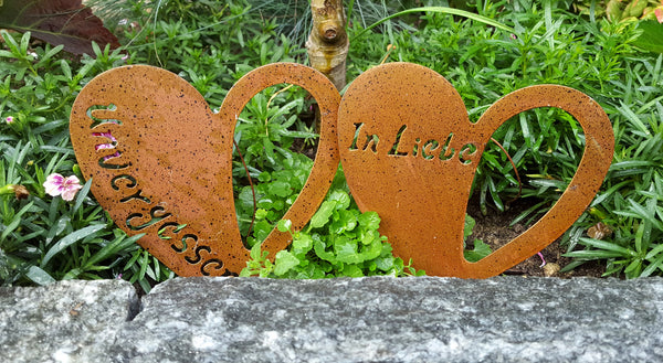 LB H&F 2 Stück Grabherz Rostherz Trauerherz mit Inschrift Grabschmuck Metall Herz für Gestecke - Grab zum stecken - witterungs frostbeständig