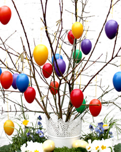 LB H&F 24 Stück Deko Ostereier 6 cm Eier zum Hängen für draußen oder drinnen Wetterfest Kunststoff Osterhänger Ostern Set WU