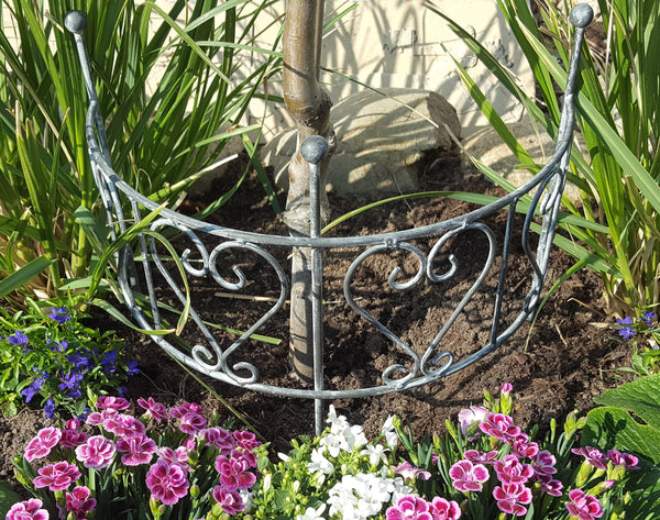 LB H&F Staudenhalter Blumenstütze Rankhilfe Bogen Zaunelement Metall GRAU Antik Design Massiv - 40x30 cm Gross
